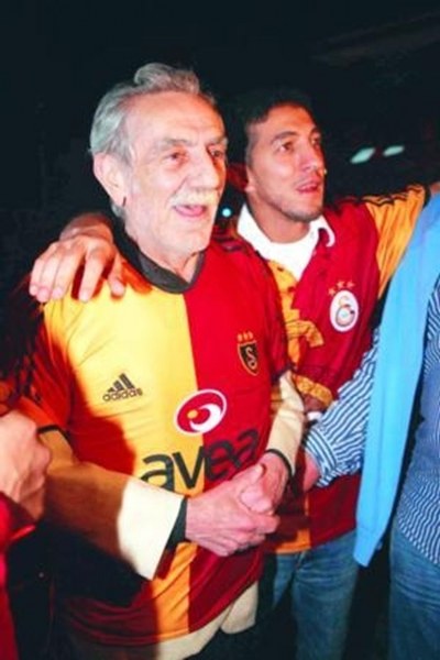 Hangi ünlü hangi takıma gönül vermiş? A24