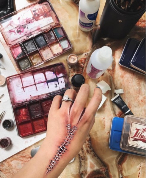 Photoshop efektlerine meydan okuyan sanatsal makyaj! A24