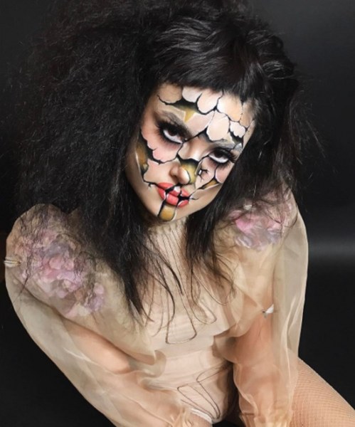 Photoshop efektlerine meydan okuyan sanatsal makyaj! A24