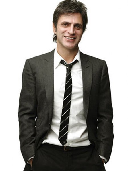 Ünlü isimlerin çocukken çektirdiği resimler ve bugünkü halleri A24