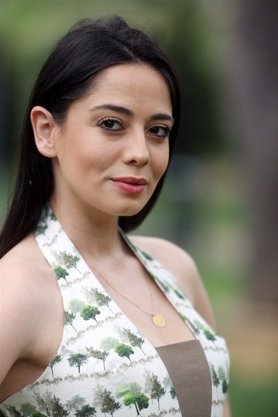 Ünlü isimlerin çocukken çektirdiği resimler ve bugünkü halleri A24