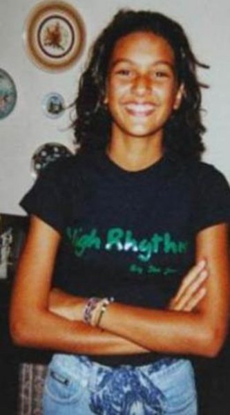 Ünlü isimlerin çocukken çektirdiği resimler ve bugünkü halleri A24