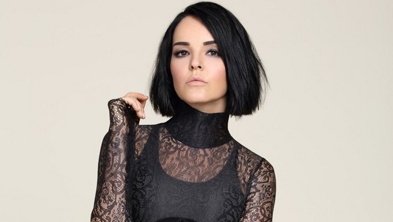 Ünlü isimlerin çocukken çektirdiği resimler ve bugünkü halleri A24