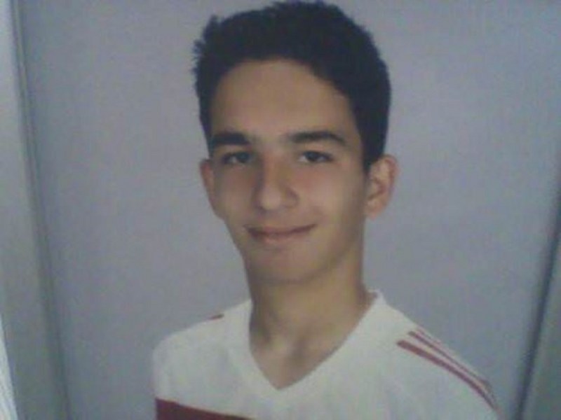 Ünlü isimlerin çocukken çektirdiği resimler ve bugünkü halleri A24