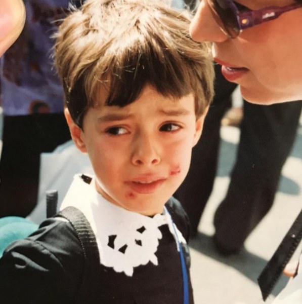 Ünlü isimlerin çocukken çektirdiği resimler ve bugünkü halleri A24