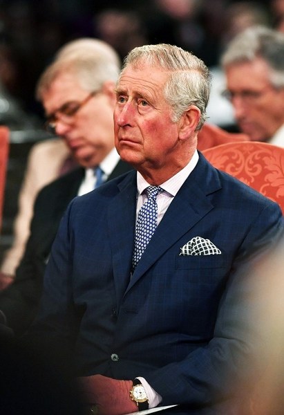 Ünlü isimlerin çocukken çektirdiği resimler ve bugünkü halleri A24