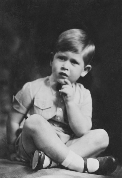 Ünlü isimlerin çocukken çektirdiği resimler ve bugünkü halleri A24