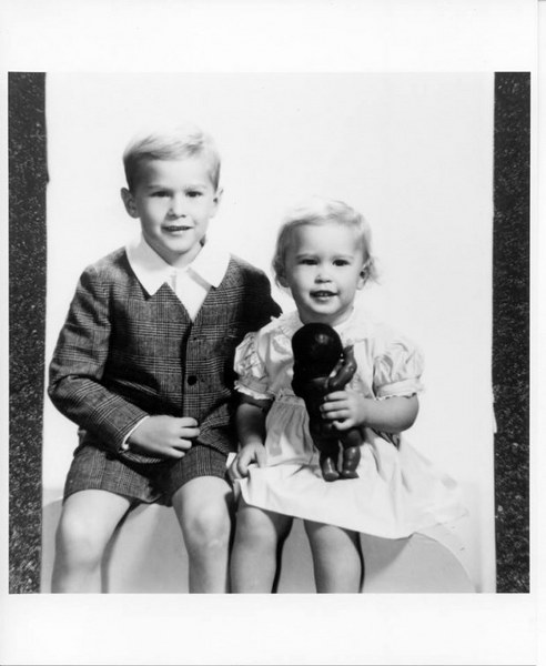 Ünlü isimlerin çocukken çektirdiği resimler ve bugünkü halleri A24