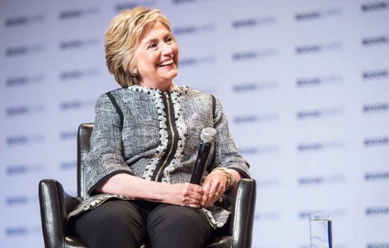 Ünlü isimlerin çocukken çektirdiği resimler ve bugünkü halleri A24