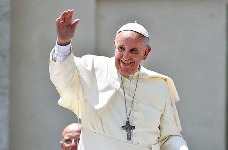 Ünlü isimlerin çocukken çektirdiği resimler ve bugünkü halleri A24