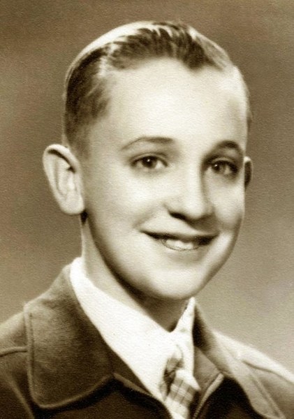 Ünlü isimlerin çocukken çektirdiği resimler ve bugünkü halleri A24