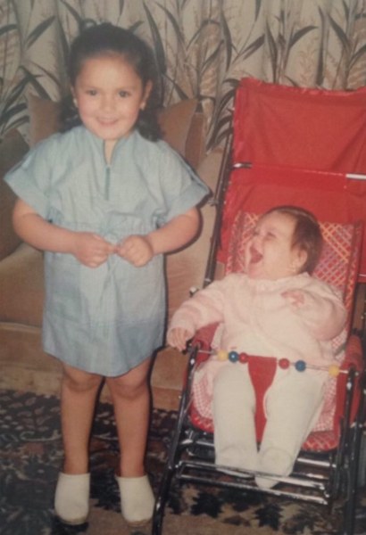 Ünlü isimlerin çocukken çektirdiği resimler ve bugünkü halleri A24