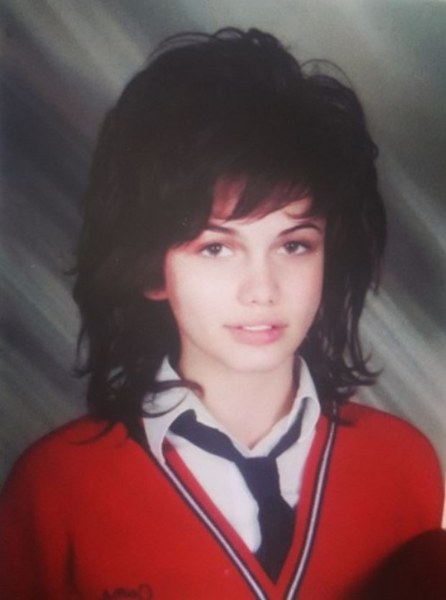 Ünlü isimlerin çocukken çektirdiği resimler ve bugünkü halleri A24