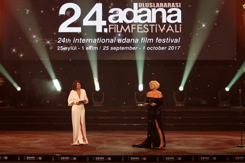 Uluslararası Adana Film Festivali'ne damga vuran el sıkmama olayına Meltem Cumbul'dan açıklama geldi! A24