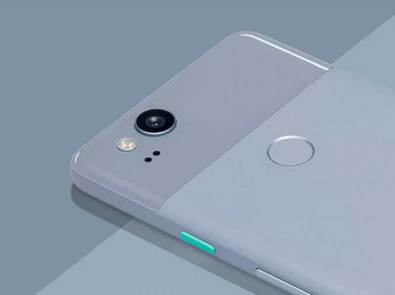 Google'ın piyasaya çıktığı gibi en iyi akıllı telefon ödülünü alan Pixel 2 ve Pixel XL 2 modelleri (Google Pixel 2'nin özellikleri ve fiyatı) A24