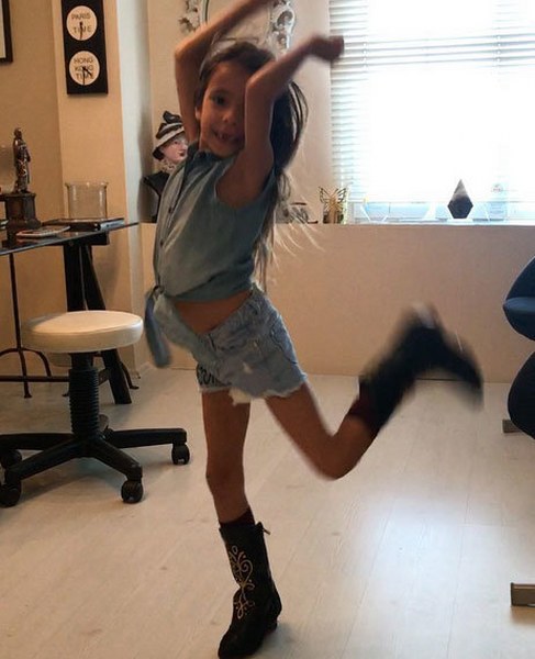 Ünlü isimlerin kendileri kadar basın önünde olmayan çocukları A24