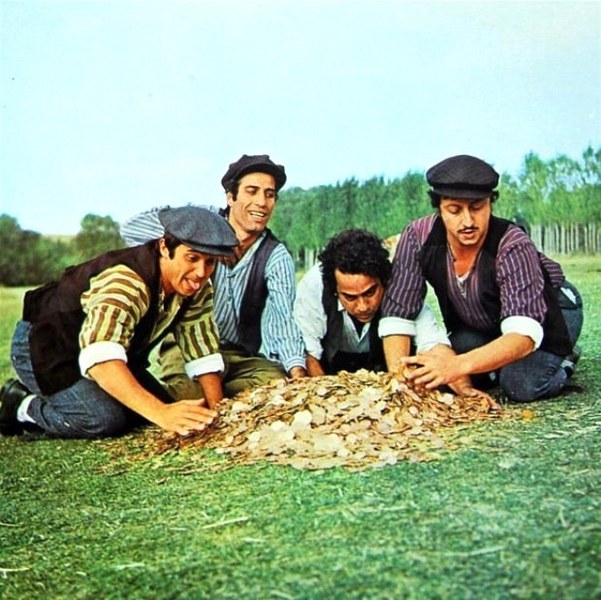 Yeşilçam klasikleri ve dizi setlerinden hiç görmediğimiz kareler... A24