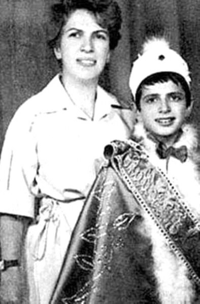 Ünlü isimlerin hiçbir yerde görmediğiniz aile albümleri... A24