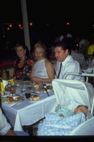 Ünlü isimlerin hiçbir yerde görmediğiniz aile albümleri... A24