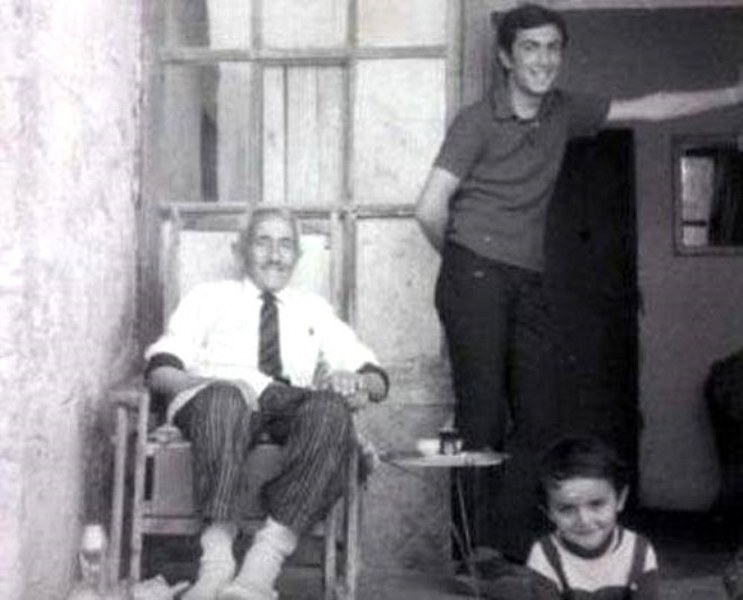 Ünlü isimlerin hiçbir yerde görmediğiniz aile albümleri... A24