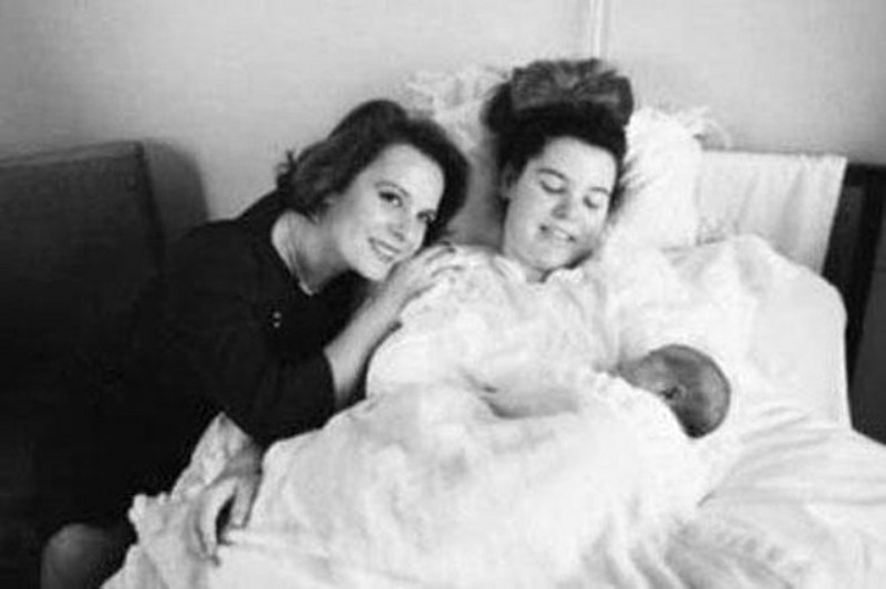 Ünlü isimlerin hiçbir yerde görmediğiniz aile albümleri... A24