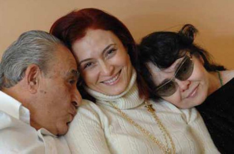 Ünlü isimlerin hiçbir yerde görmediğiniz aile albümleri... A24