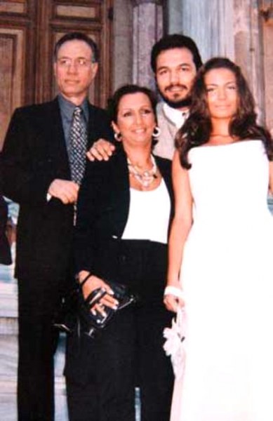 Ünlü isimlerin hiçbir yerde görmediğiniz aile albümleri... A24