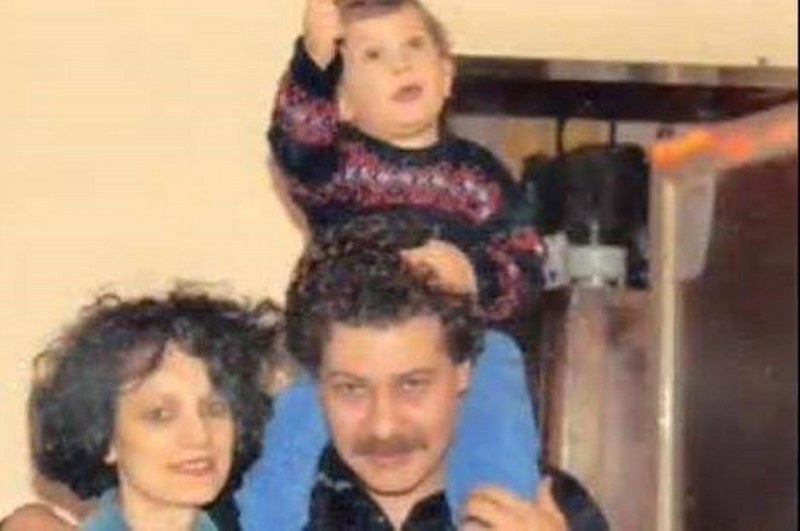 Ünlü isimlerin hiçbir yerde görmediğiniz aile albümleri... A24