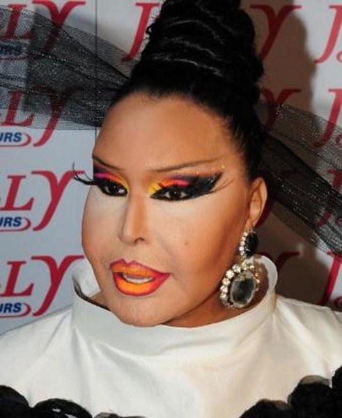 Jennifer Lopez'den şaşırtan çıplaklık itirafı! A24