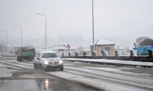 Kar çilesi başladı! 20 cm oldu A24