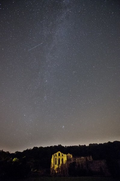 Orionid meteor yağmuru nedir? Orionid meteor yağmuru Türkiye'de nasıl izlenir? Orionid meteor yağmurunun fotoğraflarını çekmenin püf noktaları... A24