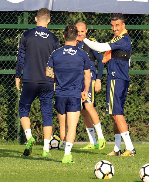 Galatasaray - Fenerbahçe derbisi ne zaman oynanacak, karşılaşma saat kaçta, hangi kanaldan canlı yayınlanacak? A24