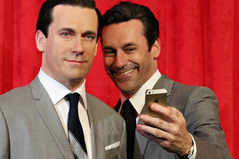 Ünlü isimlerde SELFIE çeker! Selfie çektirmek için estetik yapan ünlü isimler! A24