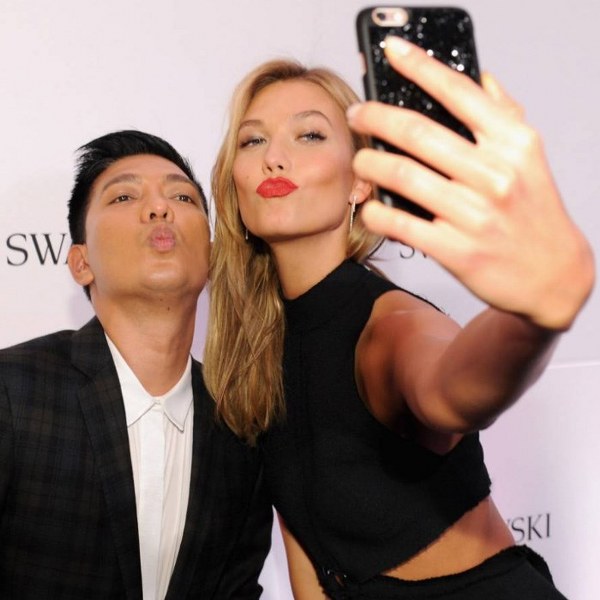 Ünlü isimlerde SELFIE çeker! Selfie çektirmek için estetik yapan ünlü isimler! A24