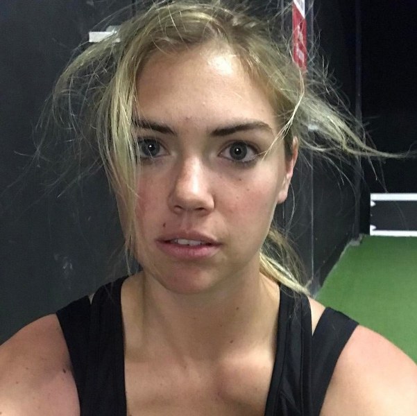 Ünlü isimlerin makyajsız hallerini görenler tanımakta güçlük çekiyor! A24