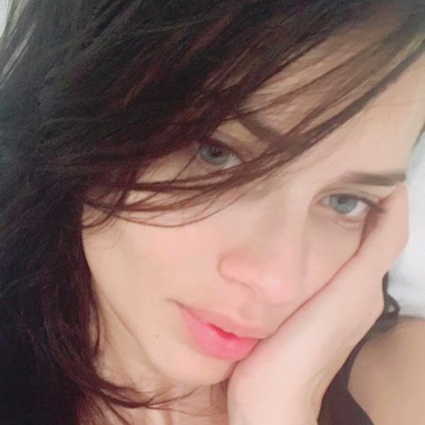 Ünlü isimlerin makyajsız hallerini görenler tanımakta güçlük çekiyor! A24