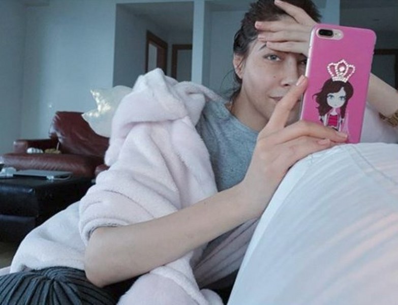 Ünlü isimlerin makyajsız hallerini görenler tanımakta güçlük çekiyor! A24