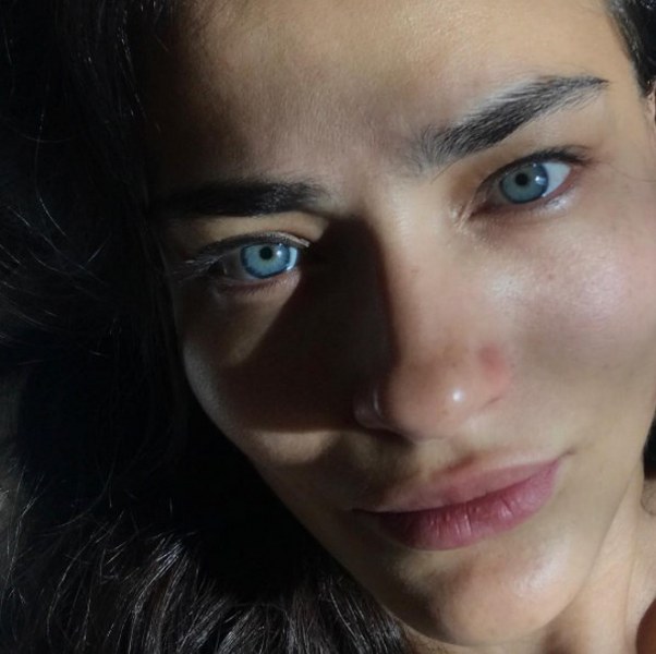 Ünlü isimlerin makyajsız hallerini görenler tanımakta güçlük çekiyor! A24