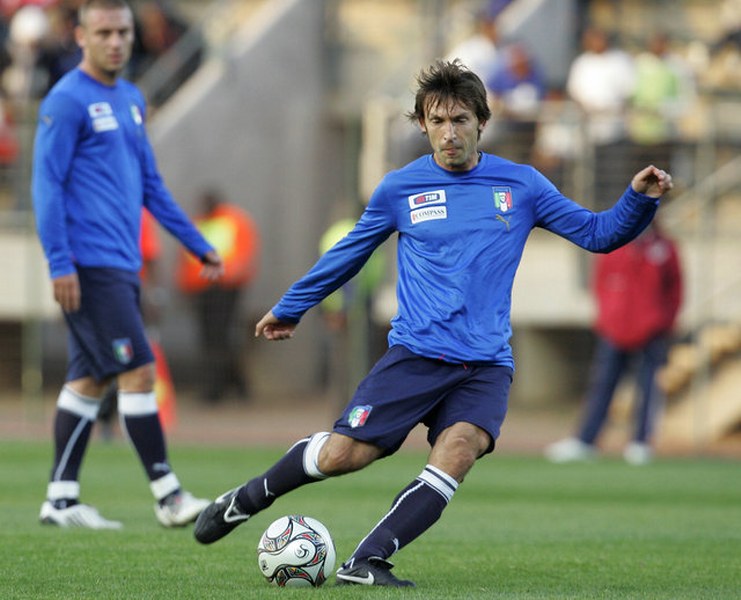 Başbakan lakaplı Pirlo futbola veda etti... A24