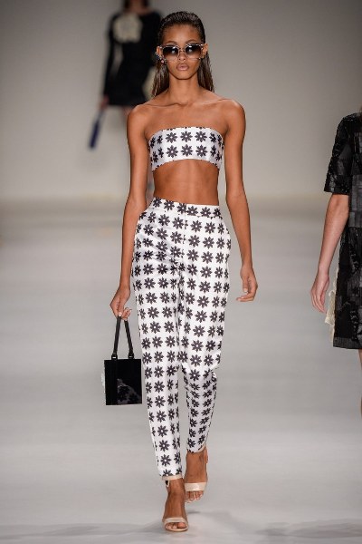 Gigi Hadid'inn bulunmadığı Çin’in Shanghai kentinde düzenlenecek Victoria's Secret Fashion Show'a sayılı günler kaldı... A24