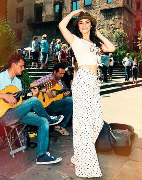 Ünlü kadın oyuncuların boyları kaç? En uzun Bergüzar... En kısa Seren... A24