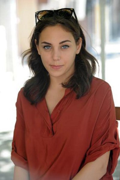 Ünlü kadın oyuncuların boyları kaç? En uzun Bergüzar... En kısa Seren... A24