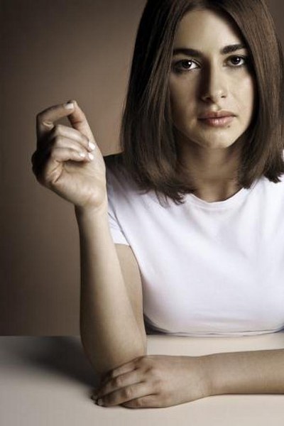 Ünlü kadın oyuncuların boyları kaç? En uzun Bergüzar... En kısa Seren... A24