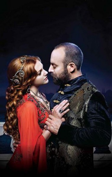 Ünlü kadın oyuncuların boyları kaç? En uzun Bergüzar... En kısa Seren... A24