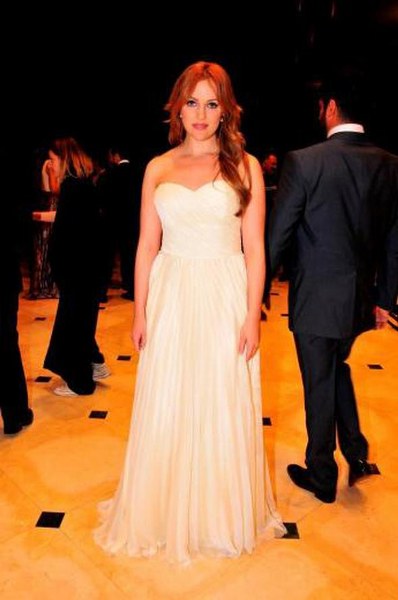 Ünlü kadın oyuncuların boyları kaç? En uzun Bergüzar... En kısa Seren... A24