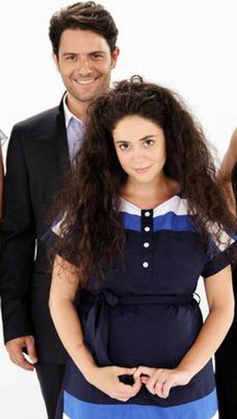 Ünlü kadın oyuncuların boyları kaç? En uzun Bergüzar... En kısa Seren... A24