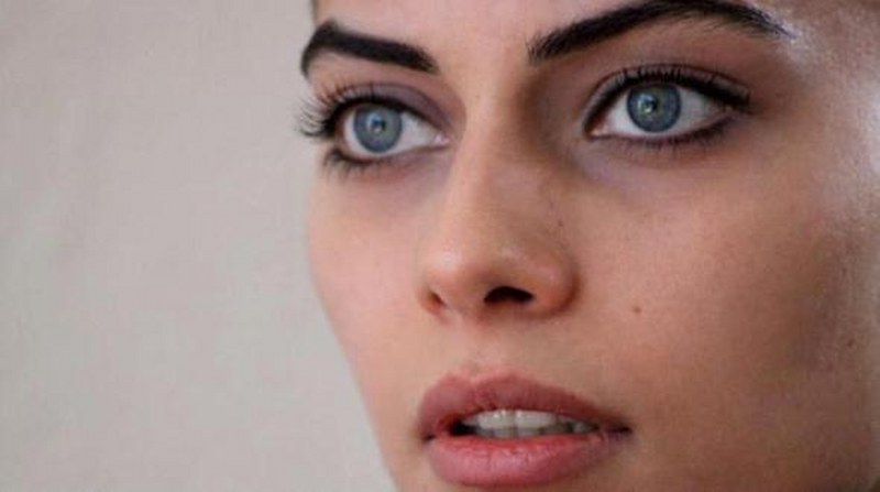 Ünlü kadın oyuncuların boyları kaç? En uzun Bergüzar... En kısa Seren... A24