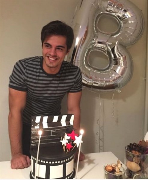 Birbirleri ile akraba olduğunu duyunca şaşıracağınız ünlü isimler... A24