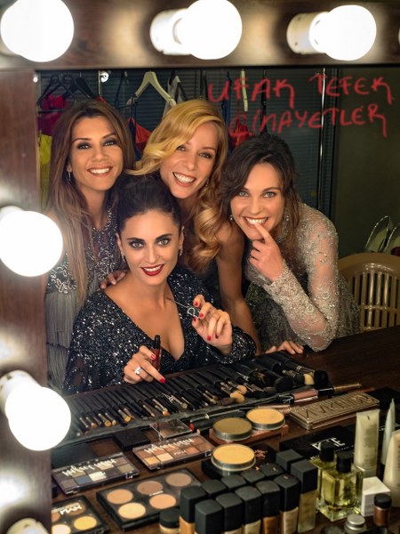 Ufak Tefek Cinayetler dizisinde kim kimdir? (Dizinin konusu, oyuncu kadrosu ve karakter analizleri) A24