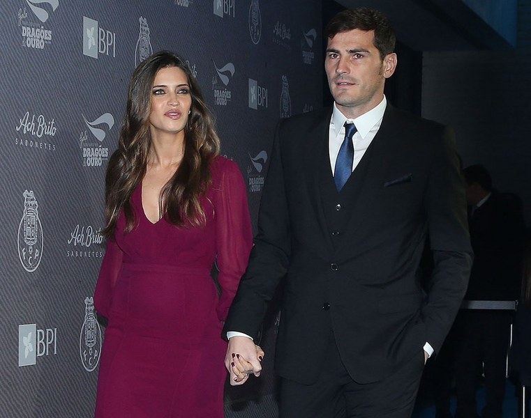 En beğenilen futbolcu Eşleri/Sevgilileri belli oldu... A24